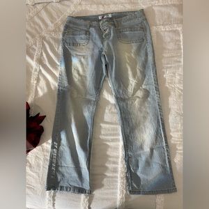 Women’s juniors stonewashed jeans